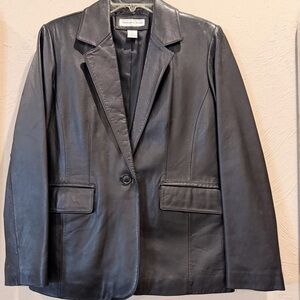 Preston & York Black Leather Women's Jacket
Vintage blazer